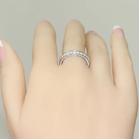 🆕GORGEOS Diamond Eternity Band - Picture 4 of 6